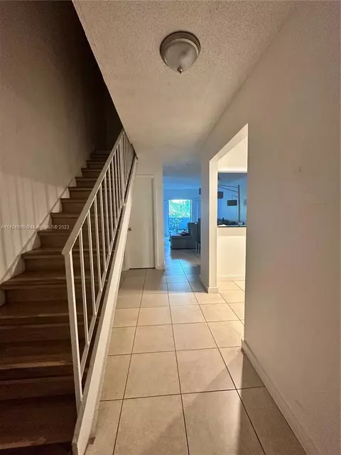 9365 Fontainebleau Blvd #E222, Miami, FL 33172