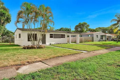 2410 SW 5th St, Fort Lauderdale, FL 33312