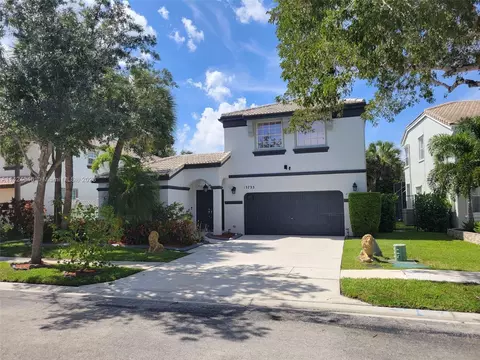 15735 NW 11th St, Pembroke Pines, FL 33028