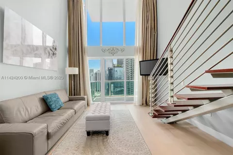 41 SE 5th St #2106, Miami, FL 33131