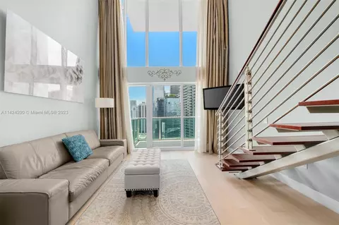 41 SE 5th St #2106, Miami, FL 33131