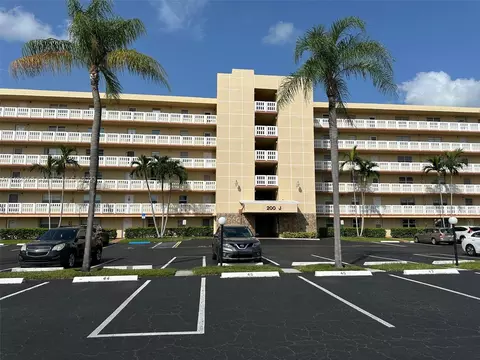 200 SE 5th Ave #J-102, Dania Beach, FL 33004
