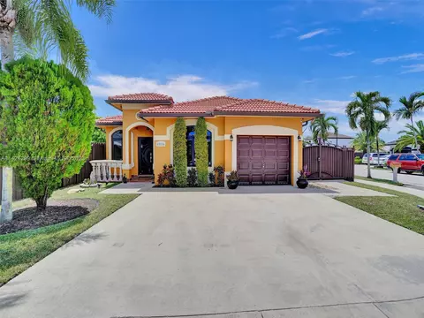 20016 NW 81st Path, Hialeah, FL 33015
