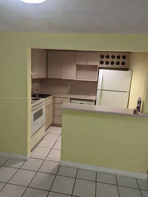 5050 NW 7th St #314, Miami, FL 33126