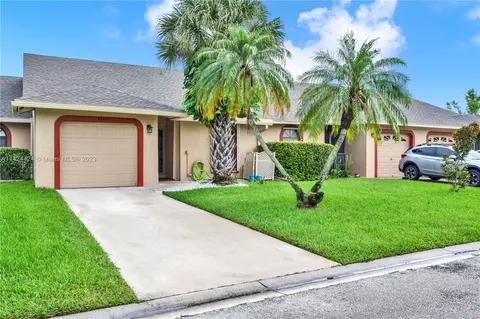 9735 NW 76th St, Tamarac, FL 33321