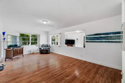 649 W Oakland Park Blvd #217A, Oakland Park, FL 33311