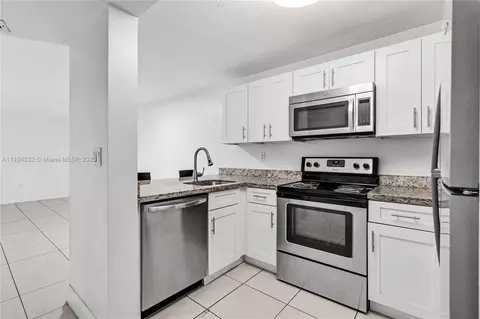 210 SW 11th St #504, Miami, FL 33130