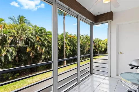 500 NE 14th Ave #204, Hallandale Beach, FL 33009