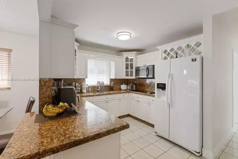 456 E 43rd St, Hialeah, FL 33013 photo 8