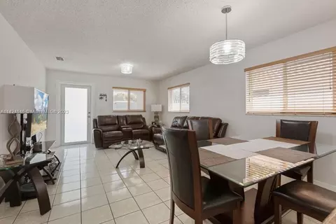 456 E 43rd St, Hialeah, FL 33013 photo 9