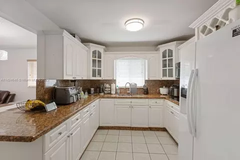 456 E 43rd St, Hialeah, FL 33013 photo 7