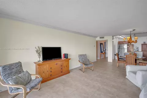 2780 NE 183rd St #1115, Aventura, FL 33160