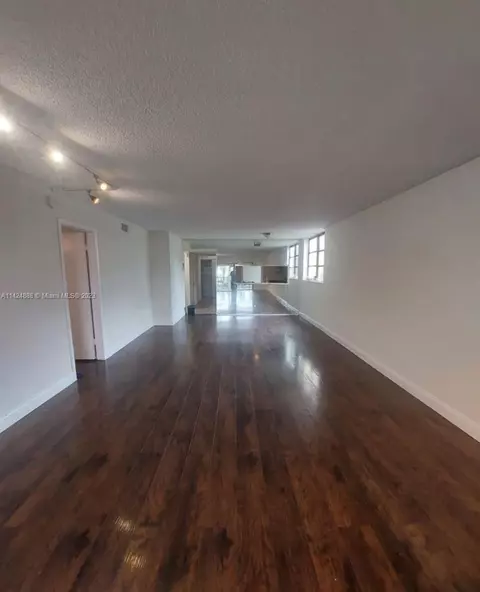 6575 W Oakland Park Blvd #307, Lauderhill, FL 33313