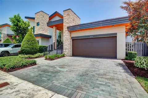 10257 NW 76 Ln, Doral, FL 33178