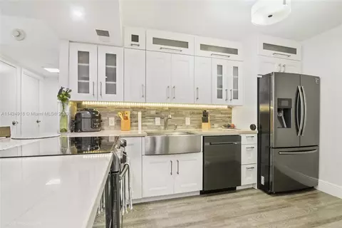 3625 N Country Club Dr #109, Aventura, FL 33180