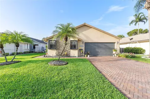 2430 NW 15th St, Delray Beach, FL 33445