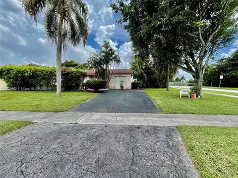 6126 NW 19th St, Margate, FL 33063