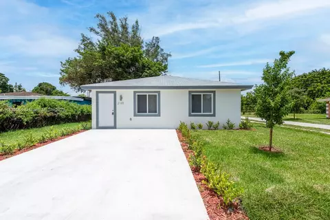 2165 NW 75 St, Miami, FL 33147