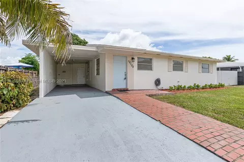 12105 SW 181st St, Miami, FL 33177