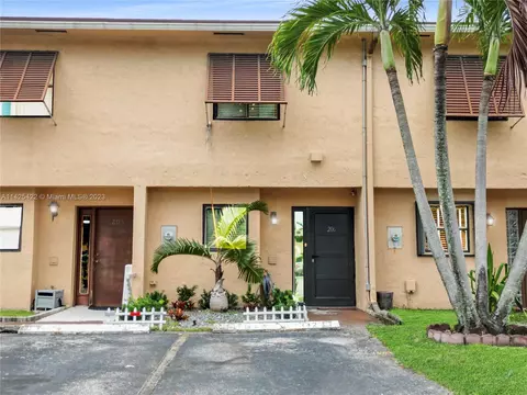 6854 NW 173rd Dr #206, Hialeah, FL 33015