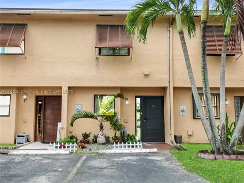6854 NW 173rd Dr #206, Hialeah, FL 33015