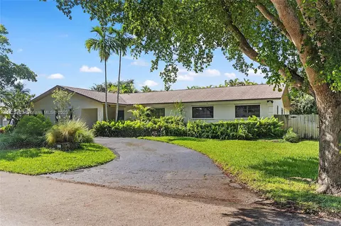 7800 SW 182nd Ter, Palmetto Bay, FL 33157