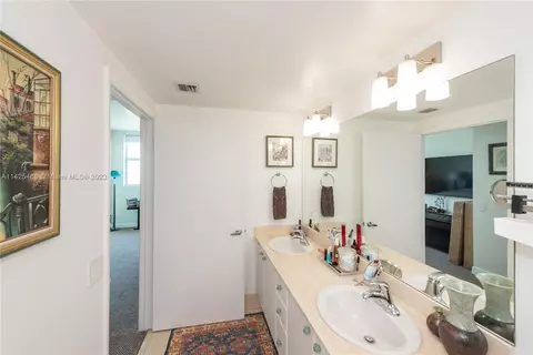 2475 Brickell Ave #2402, Miami, FL 33129 photo 13