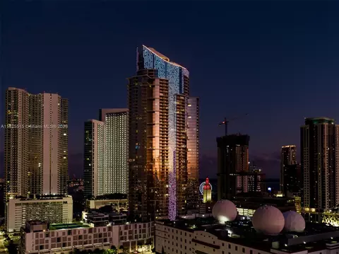851 NE 1st Ave #1101, Miami, FL 33132