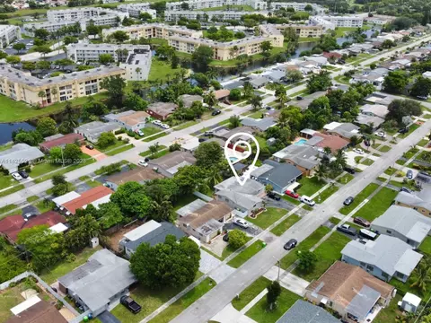 8611 NW 28th Pl, Sunrise, FL 33322