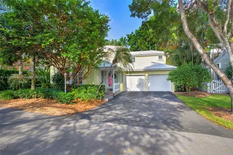 6467 Sunset Dr, South Miami, FL 33143