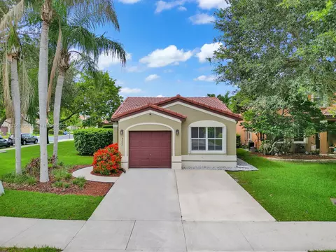4222 NW 1st Dr, Deerfield Beach, FL 33442