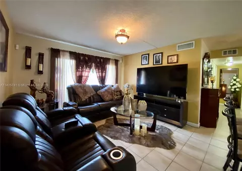 7075 NW 179th St #101, Hialeah, FL 33015