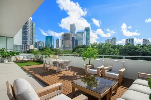 1600 SW 1st Ave #301, Miami, FL 33129