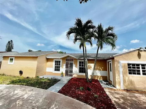 20021 NW 57th Ct, Hialeah, FL 33015