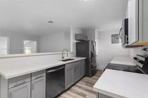 810 N 70th Ave, Hollywood, FL 33024