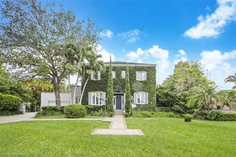 8225 SW 174th Ter, Palmetto Bay, FL 33157
