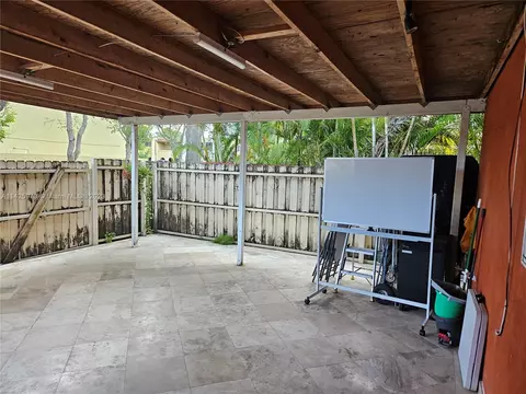 Undisclosed, Hialeah, FL 33014 photo 32