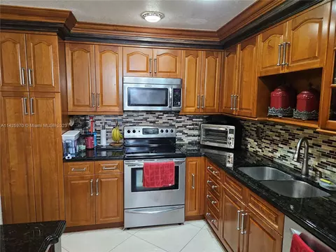 Undisclosed, Hialeah, FL 33014 photo 23