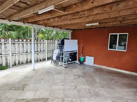 Undisclosed, Hialeah, FL 33014 photo 37