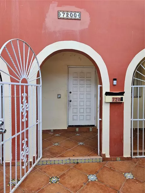 Undisclosed, Hialeah, FL 33014 photo 9
