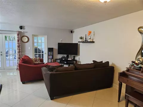 Undisclosed, Hialeah, FL 33014 photo 18