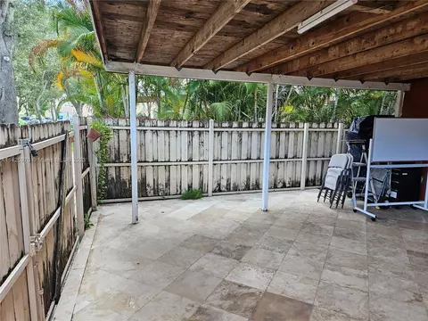 Undisclosed, Hialeah, FL 33014 photo 38