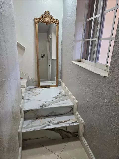 Undisclosed, Hialeah, FL 33014 photo 41