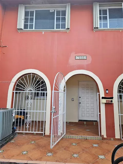 Undisclosed, Hialeah, FL 33014 photo 8