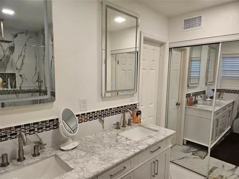 Undisclosed, Hialeah, FL 33014 photo 47
