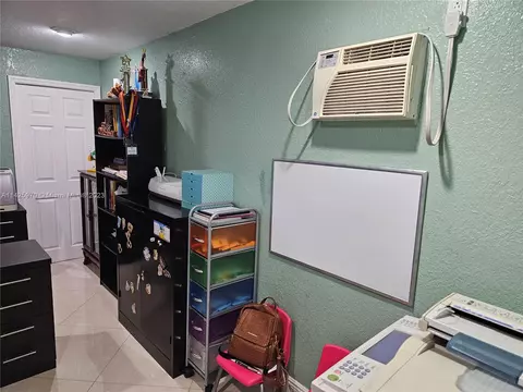 Undisclosed, Hialeah, FL 33014 photo 28