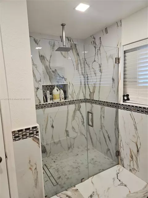 Undisclosed, Hialeah, FL 33014 photo 45