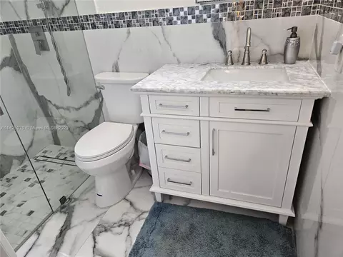 Undisclosed, Hialeah, FL 33014 photo 59