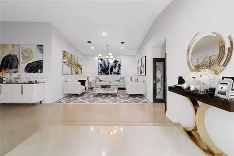 11860 SW 112th Ave Cir, Miami, FL 33176
