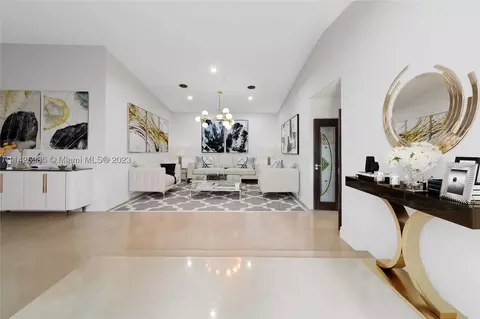 11860 SW 112th Ave Cir, Miami, FL 33176